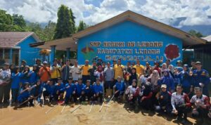 Wabup Lebong Bersama TNI-Polri Bersihkan Sekolah Terdampak Banjir