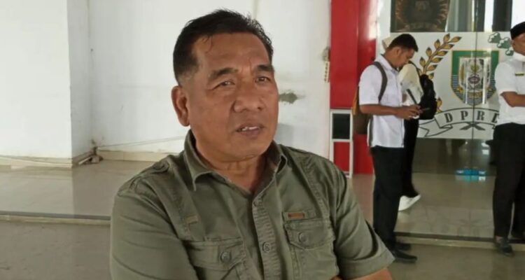 Wacana Pemindahan Makam Fatmawati Bergulir, Fraksi PDIP Provinsi Tunggu Sikap Megawati Wacana Pemindahan Makam Fatmawati Bergulir, Fraksi PDIP Provinsi Tunggu Sikap Megawati