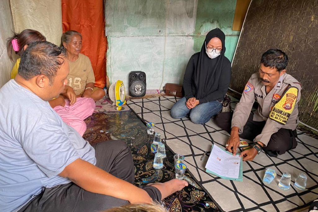 Akui Selipkan Nama Anak Dalam KK Nenek Tukiyem, Lurah GU Minta Maaf