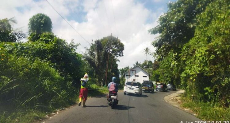 Antisipasi Begal dan Pemalakan, Polsek Sindang Kelingi Kawal Pengendara Motor di Jalur Curup–Lubuklinggau