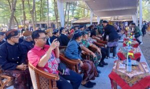 Dukung Pelestarian Budaya dan Wisata, Perhutani KPH Blitar Hadiri Larung Sesaji Pantai Serang