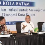 Inflasi Batam Tembus 3,99 Persen, Wali Kota Amsakar Achmad Dorong Sinergi Lintas Sektor Inflasi Batam Tembus 3,99 Persen, Wali Kota Amsakar Achmad Dorong Sinergi Lintas Sektor