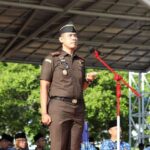 Kajari Batam Pimpin Upacara 17 Hari Bulan, Tekankan Integritas dan Kolaborasi Forkopimda Kajari Batam Pimpin Upacara 17 Hari Bulan, Tekankan Integritas dan Kolaborasi Forkopimda