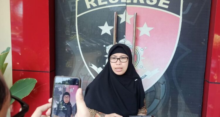 Korban Arisan Yeyen Yang Melapor ke Polda Bengkulu Sudah 90 Orang Korban Arisan Yeyen Yang Melapor ke Polda Bengkulu Sudah 90 Orang