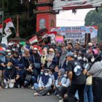 Kumpulkan Ribuan Massa di Alun-Alun, Aliansi SPPG Blitar Raya Dukung Keberlanjutan Program MBG