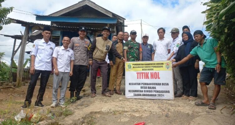 Pemdes Bajok Mulai Rehab Jalan Lingkungan Pemdes Bajok Mulai Rehab Jalan Lingkungan