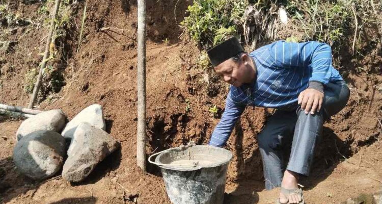 Pemdes Mangkurajo Mulai Pembangunan Pelapis Tebing di Dusun