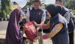 Sambut HUT 80 Polri, Ditreskrimsus Polda Bengkulu Sisir Warga Kurang Mampu untuk Berbagi Sembako Sambut HUT 80 Polri, Ditreskrimsus Polda Bengkulu Sisir Warga Kurang Mampu untuk Berbagi Sembako