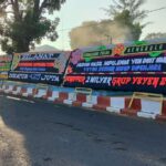 'Selamat Membusuk di Penjara', Polda Bengkulu Dibanjiri Papan Bunga Korban Cik Obooy