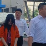 Tangan Terborgol dan Berompi Tahanan, 'Cik Obooy' Kembali Diperiksa Intensif di Polda Bengkulu