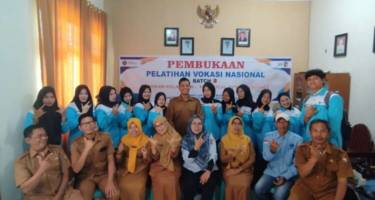 Tekan Angka Pengangguran, Disnakertran Mukomuko Gelar Pelatihan Practical Office Advance