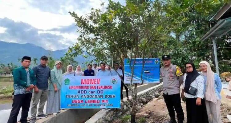 Tim Kecamatan Lebong Sakti Monev Pembangunan dan Administrasi Desa Lemeu Pit