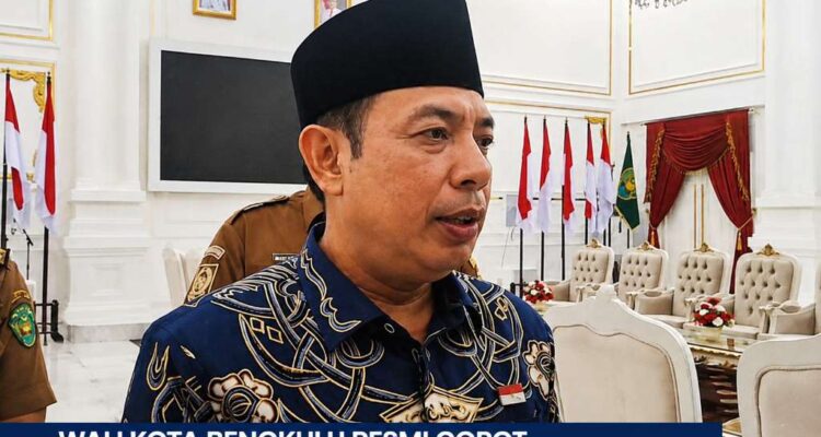 Wali Kota Bengkulu Nonaktifkan Lurah Anggut Dalam Pembajak KK Nenek Tukiyem Wali Kota Bengkulu Nonaktifkan Lurah Anggut Dalam Pembajak KK Nenek Tukiyem