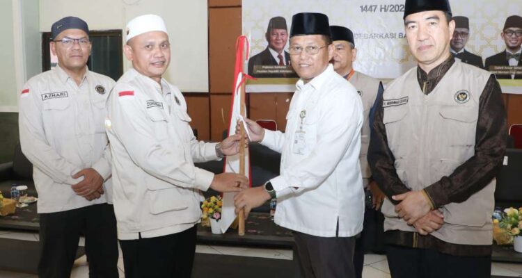 379 Jemaah Haji Kloter 25 Debarkasi Batam Tiba di Tanah Air 379 Jemaah Haji Kloter 25 Debarkasi Batam Tiba di Tanah Air