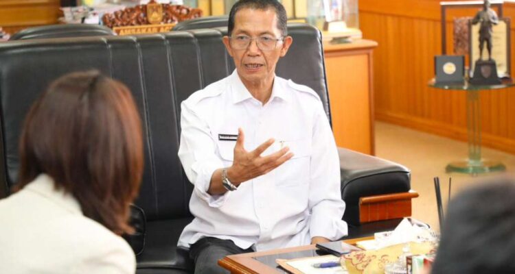 Amsakar Pamer Keunggulan Batam di Hadapan Konjen RRT, Bidik Investasi Tiongkok Amsakar Pamer Keunggulan Batam di Hadapan Konjen RRT, Bidik Investasi Tiongkok