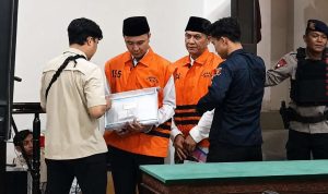Bupati Rejang Lebong Nonaktif Didakwa Terima Suap Rp2,5 Miliar dan Gadget Mewah