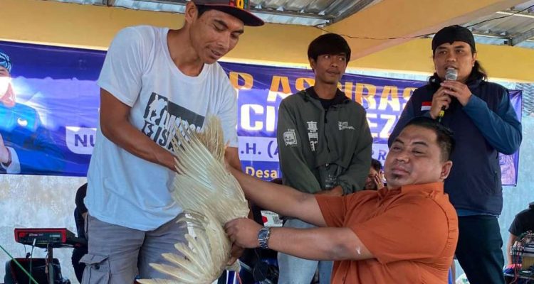 Dekatkan Diri dengan Warga Blitar, DPR RI Nurhadi Kemas Reses Lewat Mancing Gratis dan Kulineran