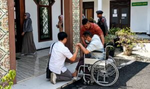 Eks Dirut Bank Bengkulu Agus Salim Resmi Diserahkan ke Jaksa dan Jadi Tahanan Rumah