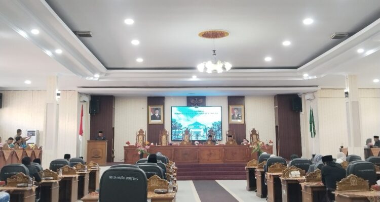 Empat Raperda Resmi Masuk DPRD Lebong, Fraksi Segera Sampaikan Pandangan Empat Raperda Resmi Masuk DPRD Lebong, Fraksi Segera Sampaikan Pandangan