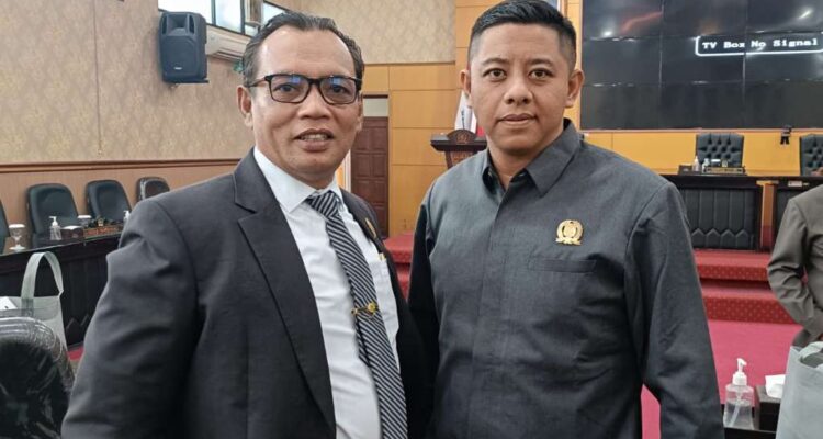 Fraksi Golkar DPRD Kota Blitar Kritisi Perubahan RT Keren Jadi Karya Mas, Sebut Walikota Ingkar Janji Fraksi Golkar DPRD Kota Blitar Kritisi Perubahan RT Keren Jadi Karya Mas, Sebut Walikota Ingkar Janji