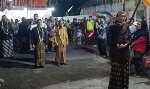Gelar Kirab Pusaka, Pemdes Plosorejo Blitar Ingatkan Anak Muda Jangan Buta Sejarah Desa Gelar Kirab Pusaka, Pemdes Plosorejo Blitar Ingatkan Anak Muda Jangan Buta Sejarah Desa