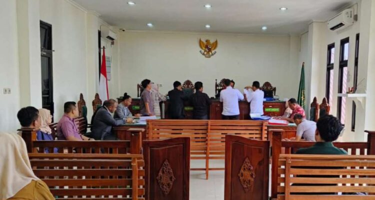 Hakim Tolak Praperadilan Agusalim Mantan Direktur Bank Bengkulu Terkait Kasus Kredit Macet Hakim Tolak Praperadilan Agusalim Mantan Direktur Bank Bengkulu Terkait Kasus Kredit Macet