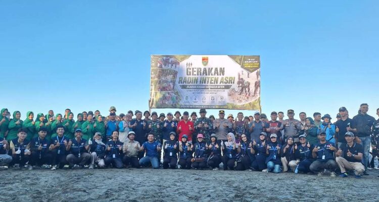 Kodim 0425 Seluma Gelar Gerakan Radin Inten Asri di Pantai Seluma