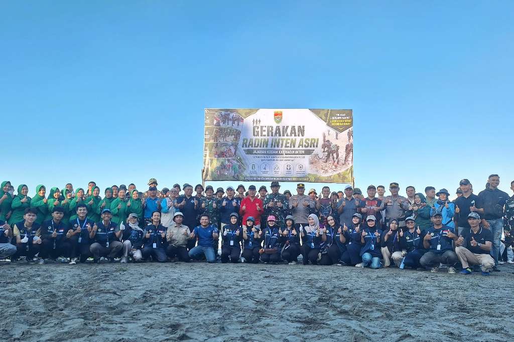 Kodim 0425 Seluma Gelar Gerakan Radin Inten Asri di Pantai Seluma