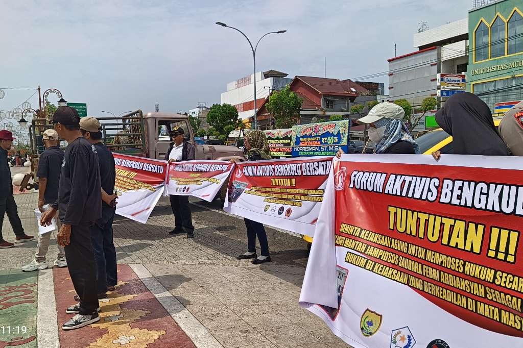Massa FABB Minta Kejati Usut Pemilihan dan Penetapan Komisaris Bank Bengkulu