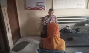 Ngeri!!!, Jambret Jambak Rambut Lansia di Halaman Rumahnya Kalung Rp20,8 Juta Dibawa Kabur Ngeri!!!, Jambret Jambak Rambut Lansia di Halaman Rumahnya Kalung Rp20,8 Juta Dibawa Kabur