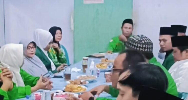 Pasca Terbit SK DPP, DPC PPP Kota Blitar Langsung Tancap Gas Panasi Mesin Partai Menuju 2029 Pasca Terbit SK DPP, DPC PPP Kota Blitar Langsung Tancap Gas Panasi Mesin Partai Menuju 2029