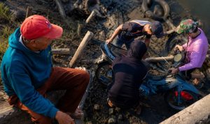 Pedagang Keliling Jatuh dari Jembatan Teluk Sepang, Wujud Kesenjangan Fasilitas Disudut Kota Bengkulu