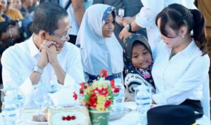 Perluas Lapangan Kerja dan Pendidikan Anak Hinterland, Amsakar-Li Claudia Serap Aspirasi Warga Galang Perluas Lapangan Kerja dan Pendidikan Anak Hinterland, Amsakar-Li Claudia Serap Aspirasi Warga Galang