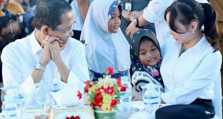 Perluas Lapangan Kerja dan Pendidikan Anak Hinterland, Amsakar-Li Claudia Serap Aspirasi Warga Galang Perluas Lapangan Kerja dan Pendidikan Anak Hinterland, Amsakar-Li Claudia Serap Aspirasi Warga Galang