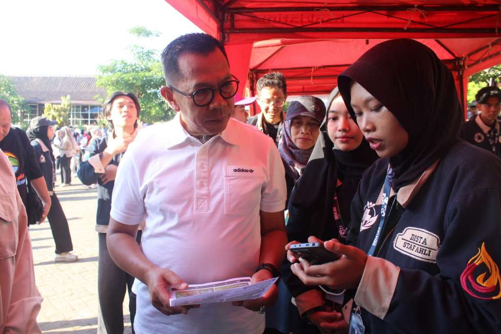 Suasana kegiatan Eco Sory Trash Walk