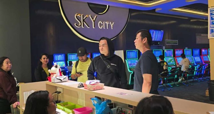 Razia Gelper Sky City, Polsek Lubuk Baja Pastikan Tak Ada Praktik Perjudian Razia Gelper Sky City, Polsek Lubuk Baja Pastikan Tak Ada Praktik Perjudian