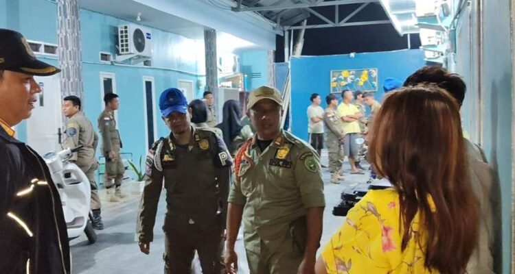 Resahkan Warga, Rumah Kost di Jalan Tektonik Didatangi Satpol PP Kota Bengkulu Resahkan Warga, Rumah Kost di Jalan Tektonik Didatangi Satpol PP Kota Bengkulu