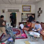 Rumah Keluarga Yeyen Alias 'Cik Obooy' Digeledah Polda Bengkulu Rumah Keluarga Yeyen Alias 'Cik Obooy' Digeledah Polda Bengkulu