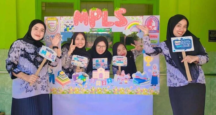 Sambut 33 Siswa Baru, MPLS SMPN 21 Seluma Tanamkan Budaya 5S Sambut 33 Siswa Baru, MPLS SMPN 21 Seluma Tanamkan Budaya 5S