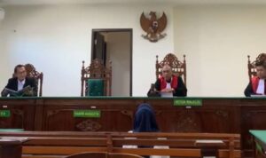Sidang Kasus Perusahaan Pupuk, Hakim Warning Kuasa Hukum Jangan Temui Kami di Luar Sidang Sidang Kasus Perusahaan Pupuk, Hakim Warning Kuasa Hukum Jangan Temui Kami di Luar Sidang