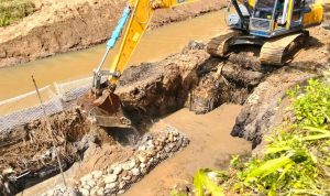Tanpa Papan Informasi dan Diduga Batu Tak Sesuai Spesifikasi, Proyek Rp35 Miliar BWS VII Disorot Tanpa Papan Informasi dan Diduga Batu Tak Sesuai Spesifikasi, Proyek Rp35 Miliar BWS VII Disorot
