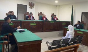 Terdakwa Penggelapan Uang Perusahaan Pupuk Dituntut 4 Tahun 6 Bulan, Segera Dilakukan Penahanan Terdakwa Penggelapan Uang Perusahaan Pupuk Dituntut 4 Tahun 6 Bulan, Segera Dilakukan Penahanan