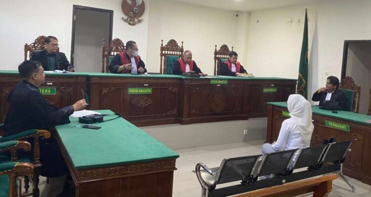 Terdakwa Penggelapan Uang Perusahaan Pupuk Dituntut 4 Tahun 6 Bulan, Segera Dilakukan Penahanan Terdakwa Penggelapan Uang Perusahaan Pupuk Dituntut 4 Tahun 6 Bulan, Segera Dilakukan Penahanan