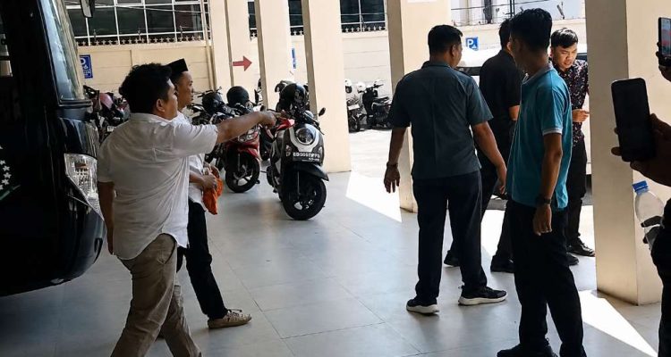 Terdakwa Pungli PPG Seluma Nyaris Baku Hantam dengan JPU di Parkiran
