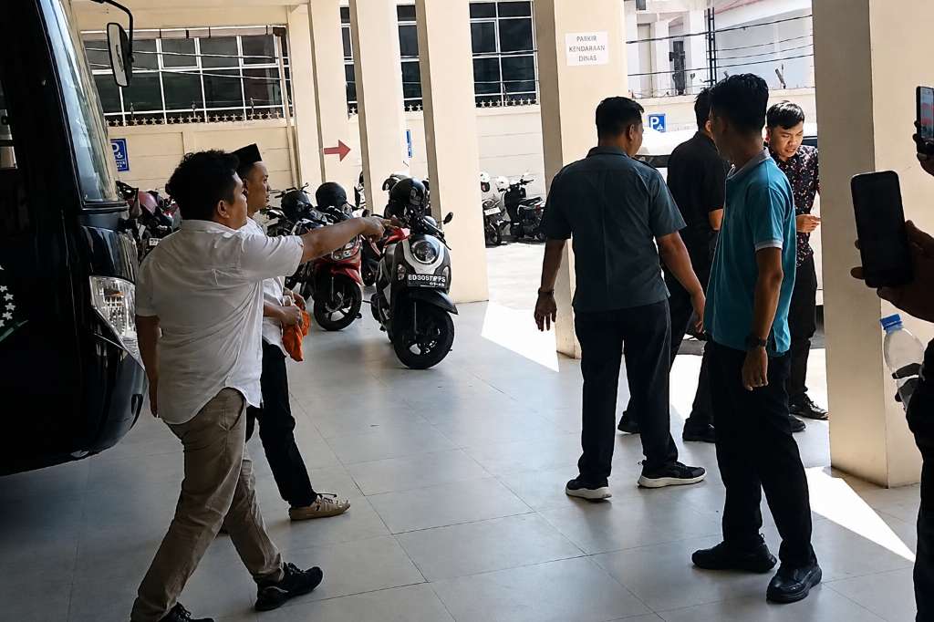 Terdakwa Pungli PPG Seluma Nyaris Baku Hantam dengan JPU di Parkiran