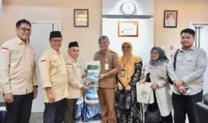 Transparan dan Akuntabel, BAZNAS Batam Himpun ZIS Rp21 Miliar Sepanjang 2025 Sekda Kota Batam, Firmansyah, menerima Laporan Tahunan 2025 BAZNAS Batam di Kantor Wali Kota Batam