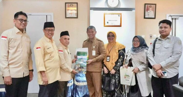 Transparan dan Akuntabel, BAZNAS Batam Himpun ZIS Rp21 Miliar Sepanjang 2025 Sekda Kota Batam, Firmansyah, menerima Laporan Tahunan 2025 BAZNAS Batam di Kantor Wali Kota Batam