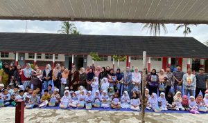 53 Murid SDN 65 Lebong Terima Seragam Gratis, Kepsek Harap Tambahan Ruang Kelas 53 Murid SDN 65 Lebong Terima Seragam Gratis, Kepsek Harap Tambahan Ruang Kelas