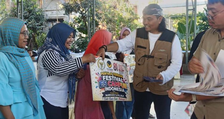 Angkat Kuliner Lokal, Anggota DPR RI Nurhadi Gelar Festival Es Campur Indonesia di Blitar Angkat Kuliner Lokal, Anggota DPR RI Nurhadi Gelar Festival Es Campur Indonesia di Blitar