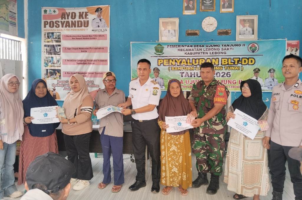 BLT DD Juli-Agustus Disalurkan kepada 11 KPM di Desa Ujung Tanjung II